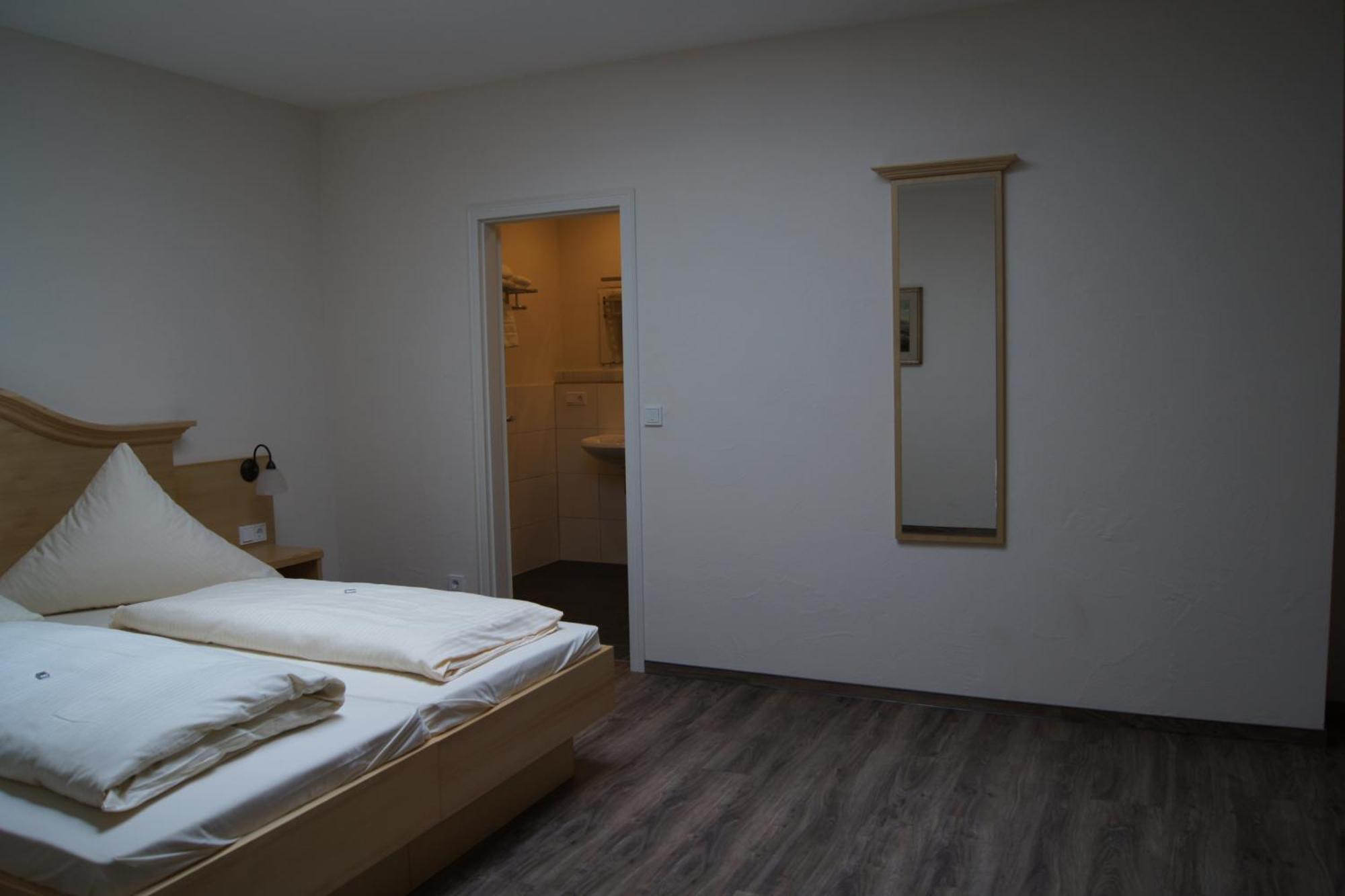 Gasthof Schoenau Heilsbronn Room photo