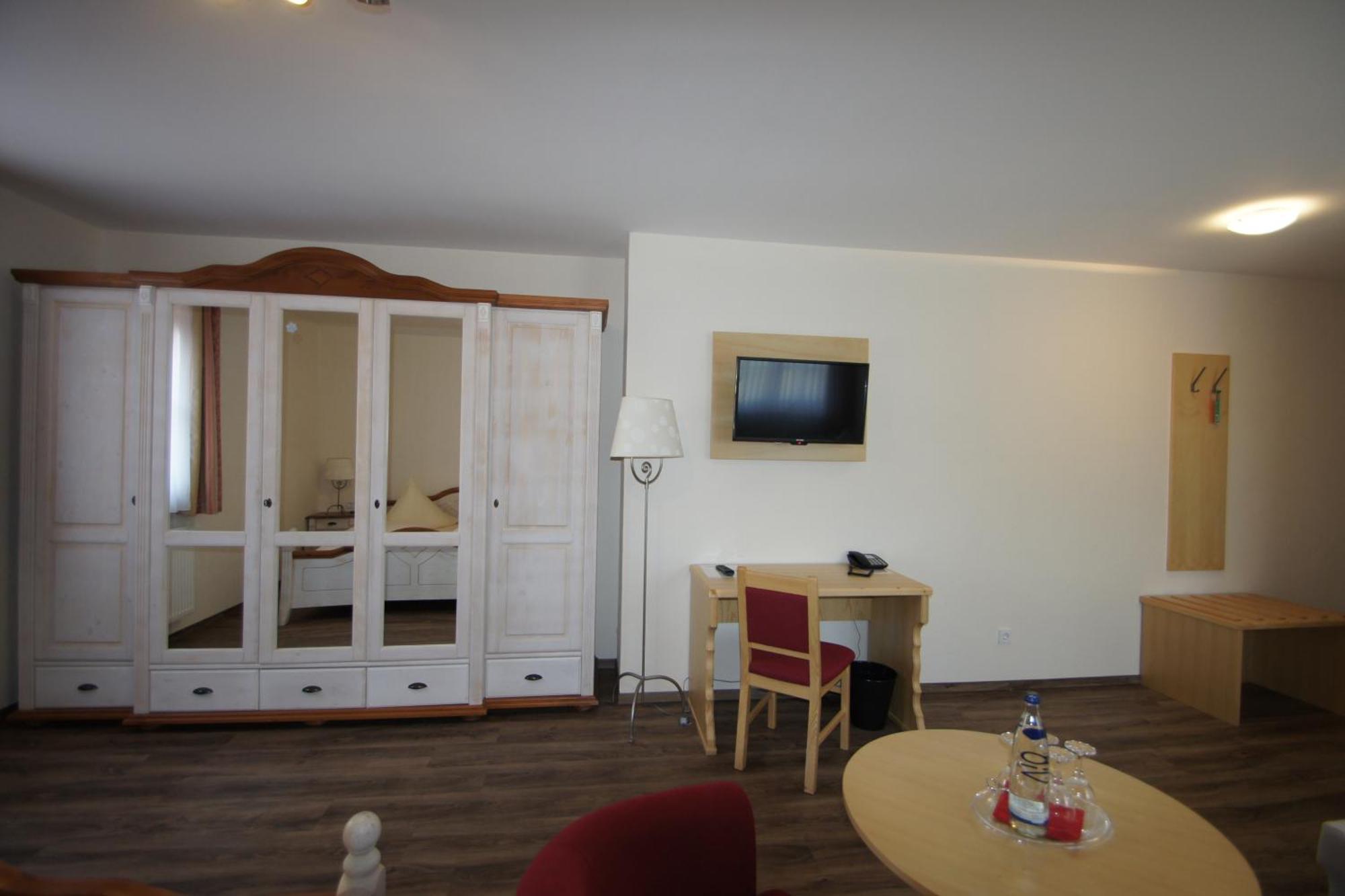 Gasthof Schoenau Heilsbronn Room photo