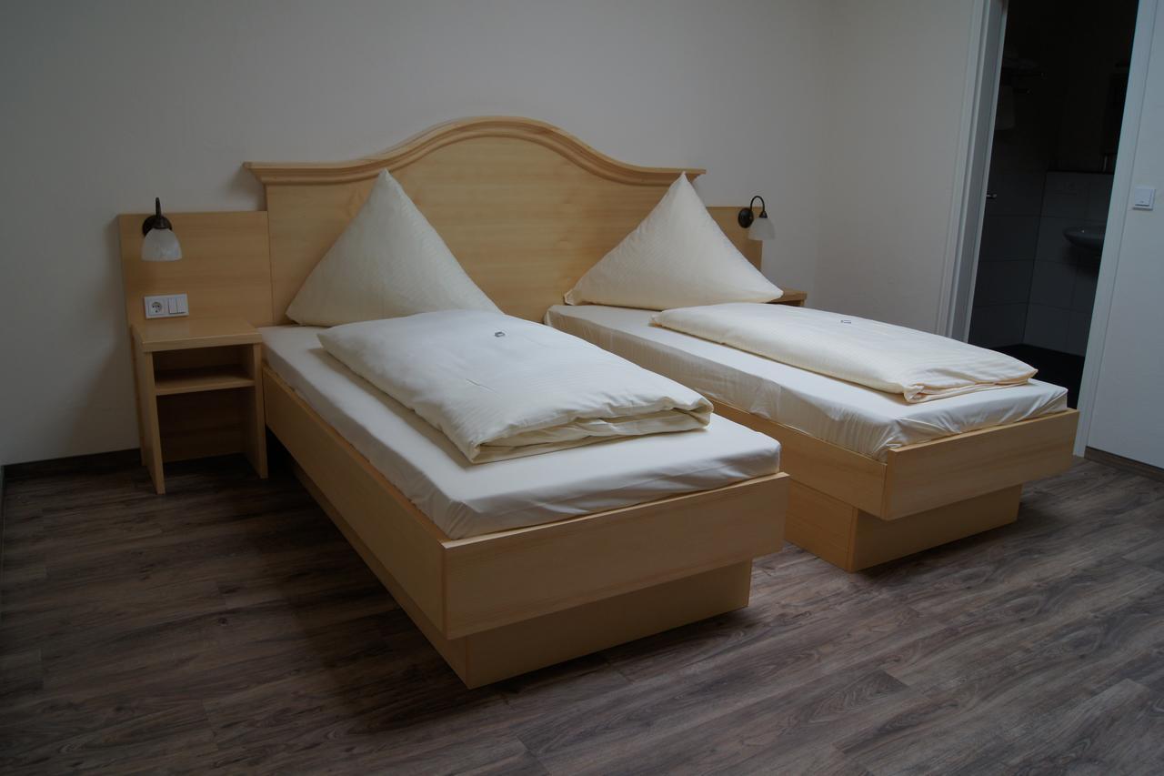 Gasthof Schoenau Heilsbronn Room photo